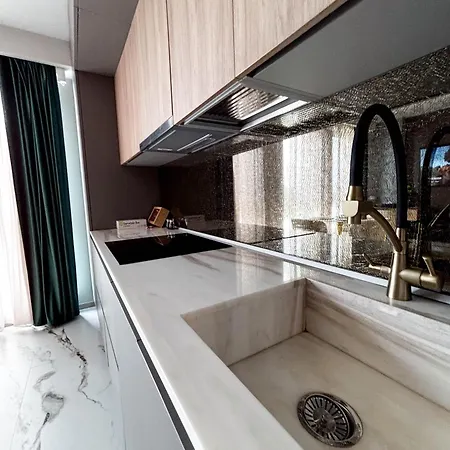 Airport Skyluxe Luxury - Private Parking *