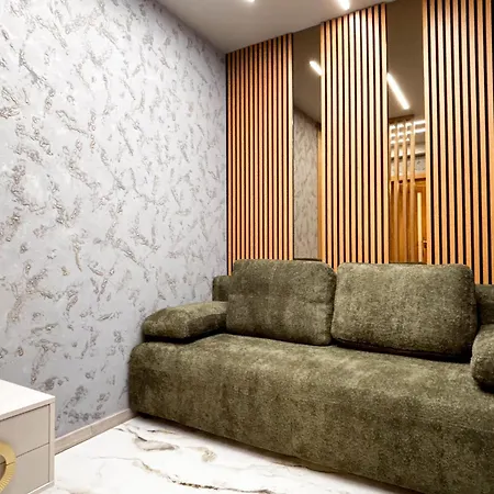Airport Skyluxe Luxury Apartment *