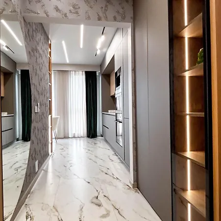 Airport Skyluxe Luxury - Private Parking *