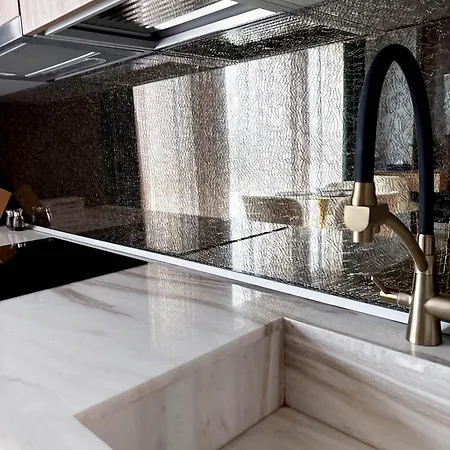 Airport Skyluxe Luxury - Private Parking