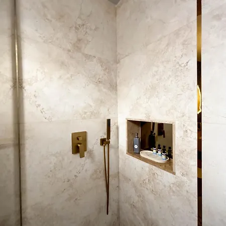 Airport Skyluxe Luxury - Private Parking Lägenhet