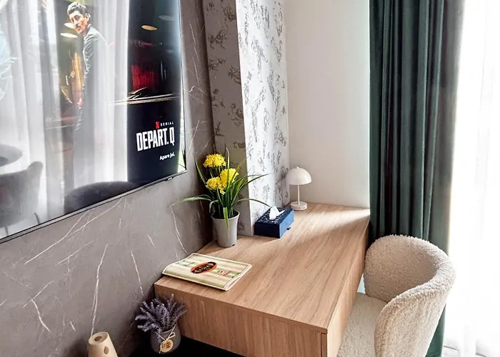 Airport Skyluxe Luxury - Private Parking Apartament