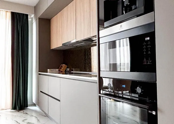 Airport Skyluxe Luxury - Private Parking Apartament