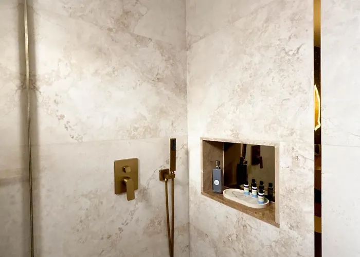 Airport Skyluxe Luxury - Private Parking Apartament