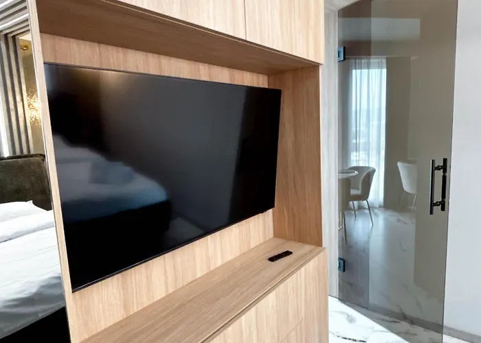 Airport Skyluxe Luxury - Private Parking Apartament *